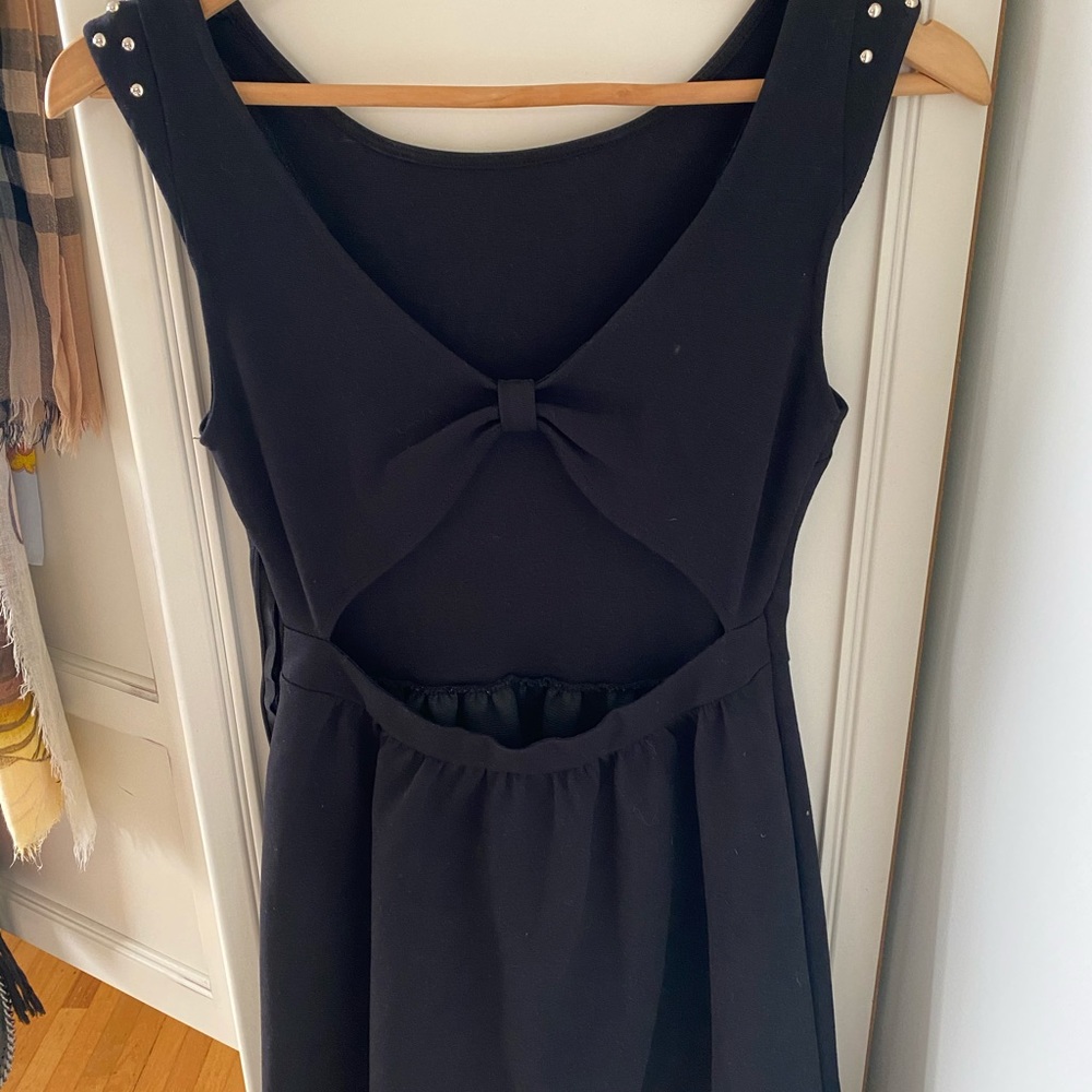 Zara Sleeveless Mini Dress with Round Neckline - Picture 5 of 6